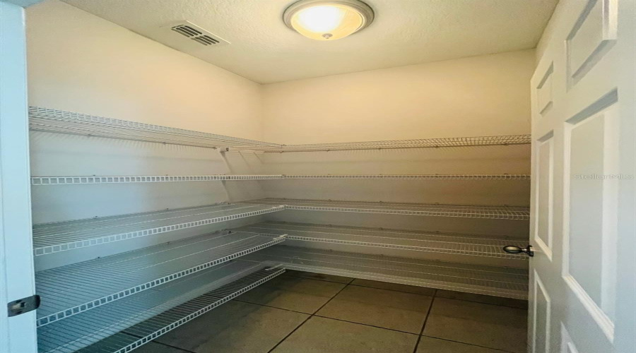 Kissimmee, Florida 34746, 3 Bedrooms Bedrooms, ,2 Bathroomsbathrooms,Residential,For Sale,Brassie,Mfro6307802