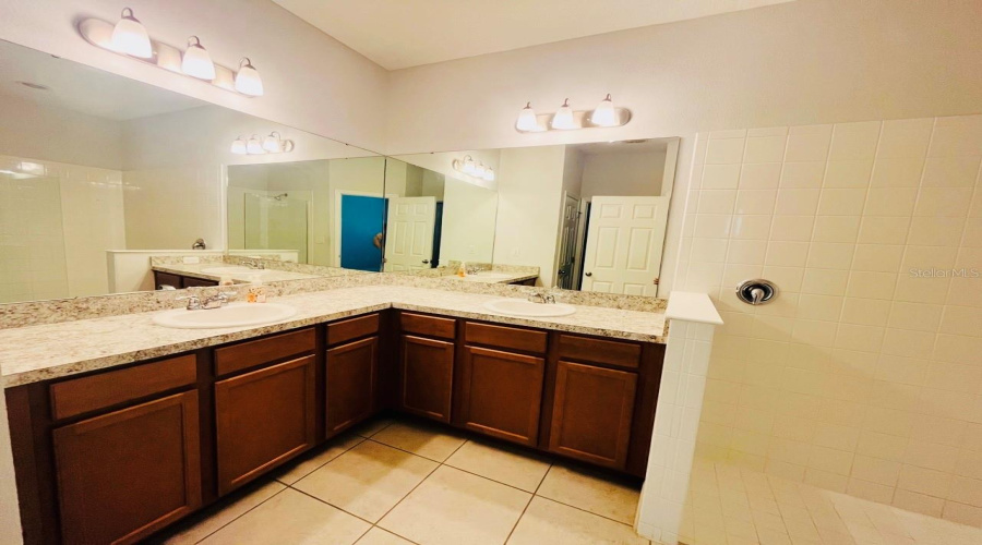 Kissimmee, Florida 34746, 3 Bedrooms Bedrooms, ,2 Bathroomsbathrooms,Residential,For Sale,Brassie,Mfro6307802