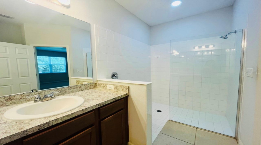 Kissimmee, Florida 34746, 3 Bedrooms Bedrooms, ,2 Bathroomsbathrooms,Residential,For Sale,Brassie,Mfro6307802