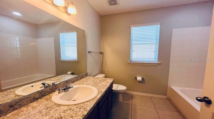 Kissimmee, Florida 34746, 3 Bedrooms Bedrooms, ,2 Bathroomsbathrooms,Residential,For Sale,Brassie,Mfro6307802