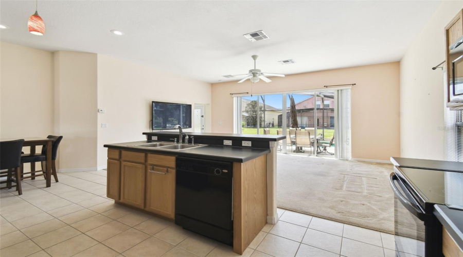 Davenport, Florida 33837, 5 Bedrooms Bedrooms, ,3 Bathroomsbathrooms,Residential,For Sale,Cadiz,Mfrs5126628