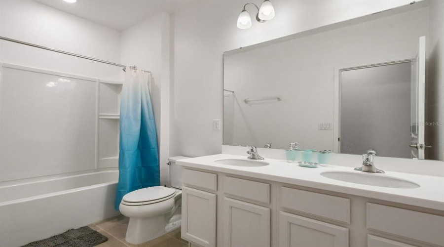 KISSIMMEE, Florida 34746, 12 Bedrooms Bedrooms, ,11 BathroomsBathrooms,Residential,For Sale,MARCELLO,0,MFRO6307938