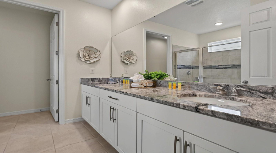 Kissimmee, Florida 34747, 7 Bedrooms Bedrooms, ,6 Bathroomsbathrooms,Residential,For Sale,Coconut Breeze,Mfro6307340