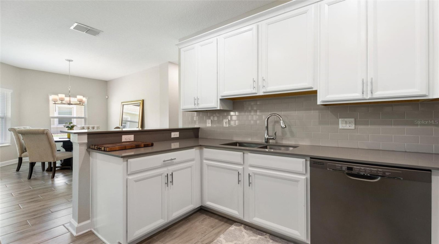 Davenport, Florida 33896, 2 Bedrooms Bedrooms, ,2 Bathroomsbathrooms,Residential,For Sale,Blackwolf Run,Mfrs5126630