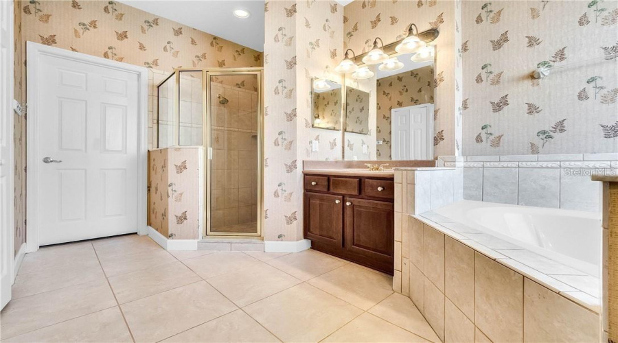 Davenport, Florida 33837, 4 Bedrooms Bedrooms, ,2 Bathroomsbathrooms,Residential,For Sale,Whispering Pines,Mfrg5096944