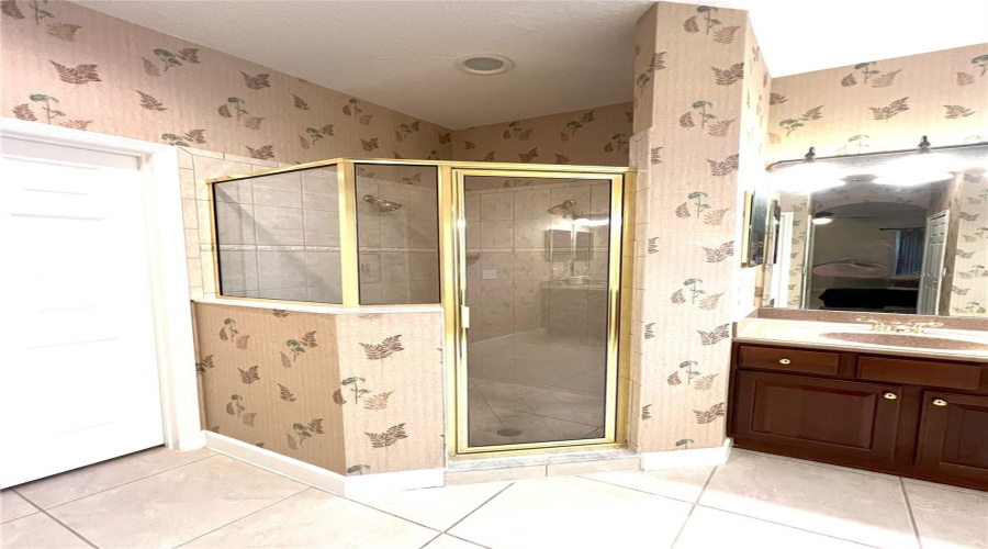 Davenport, Florida 33837, 4 Bedrooms Bedrooms, ,2 Bathroomsbathrooms,Residential,For Sale,Whispering Pines,Mfrg5096944