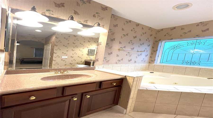 Davenport, Florida 33837, 4 Bedrooms Bedrooms, ,2 Bathroomsbathrooms,Residential,For Sale,Whispering Pines,Mfrg5096944
