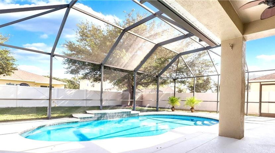 Davenport, Florida 33837, 4 Bedrooms Bedrooms, ,2 Bathroomsbathrooms,Residential,For Sale,Whispering Pines,Mfrg5096944