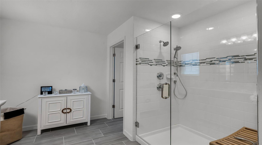 Kissimmee, Florida 34746, 4 Bedrooms Bedrooms, ,2 Bathroomsbathrooms,Residential,For Sale,Cedar Bay,Mfro6307757