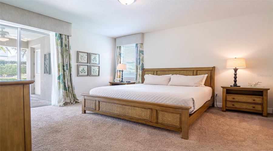 Kissimmee, Florida 34747, 6 Bedrooms Bedrooms, ,7 Bathroomsbathrooms,Residential,For Sale,Falls Dr,Mfro6307195
