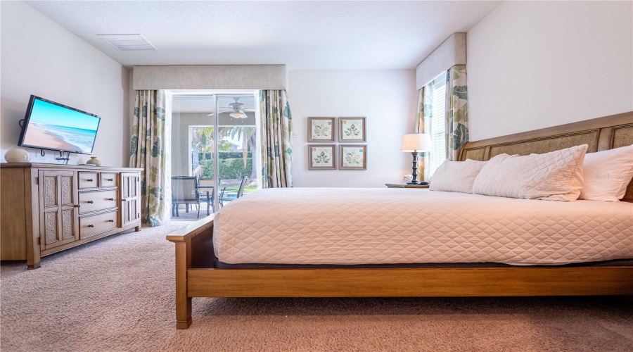 Kissimmee, Florida 34747, 6 Bedrooms Bedrooms, ,7 Bathroomsbathrooms,Residential,For Sale,Falls Dr,Mfro6307195