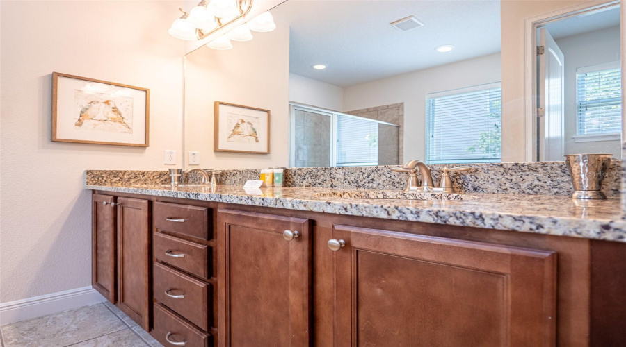 Kissimmee, Florida 34747, 6 Bedrooms Bedrooms, ,7 Bathroomsbathrooms,Residential,For Sale,Falls Dr,Mfro6307195