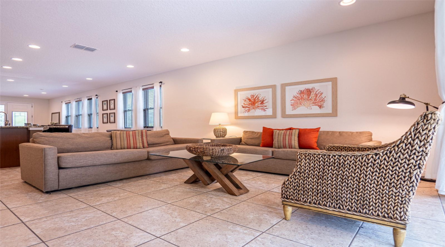 Kissimmee, Florida 34747, 6 Bedrooms Bedrooms, ,7 Bathroomsbathrooms,Residential,For Sale,Falls Dr,Mfro6307195