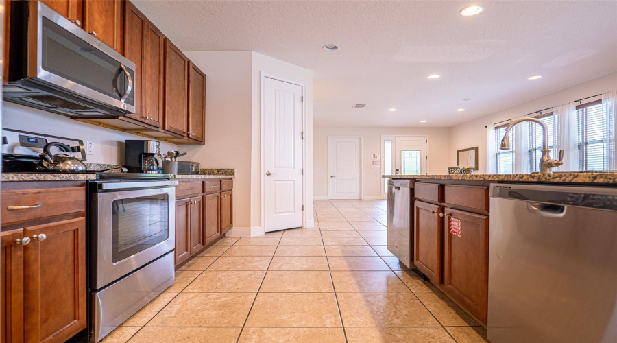 Kissimmee, Florida 34747, 6 Bedrooms Bedrooms, ,7 Bathroomsbathrooms,Residential,For Sale,Falls Dr,Mfro6307195