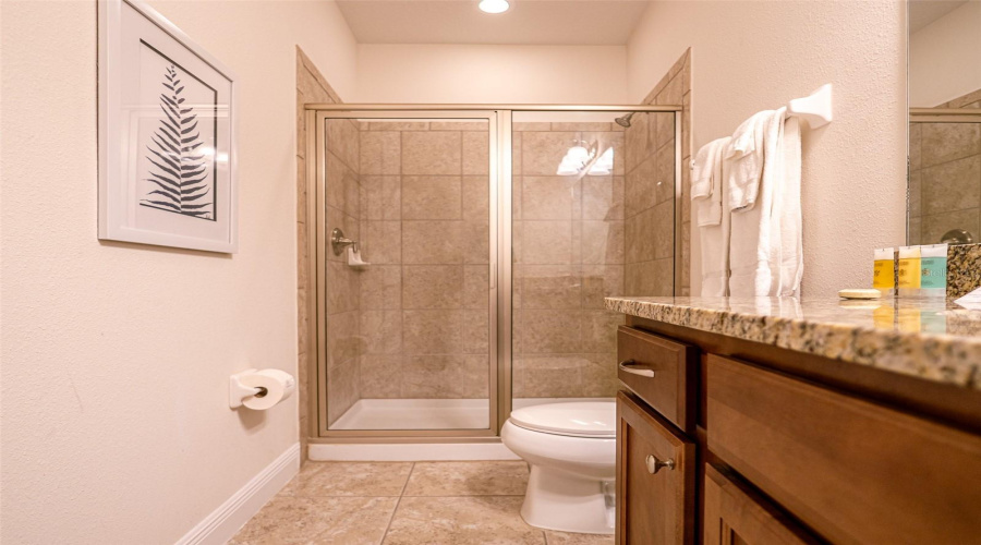 Kissimmee, Florida 34747, 6 Bedrooms Bedrooms, ,7 Bathroomsbathrooms,Residential,For Sale,Falls Dr,Mfro6307195