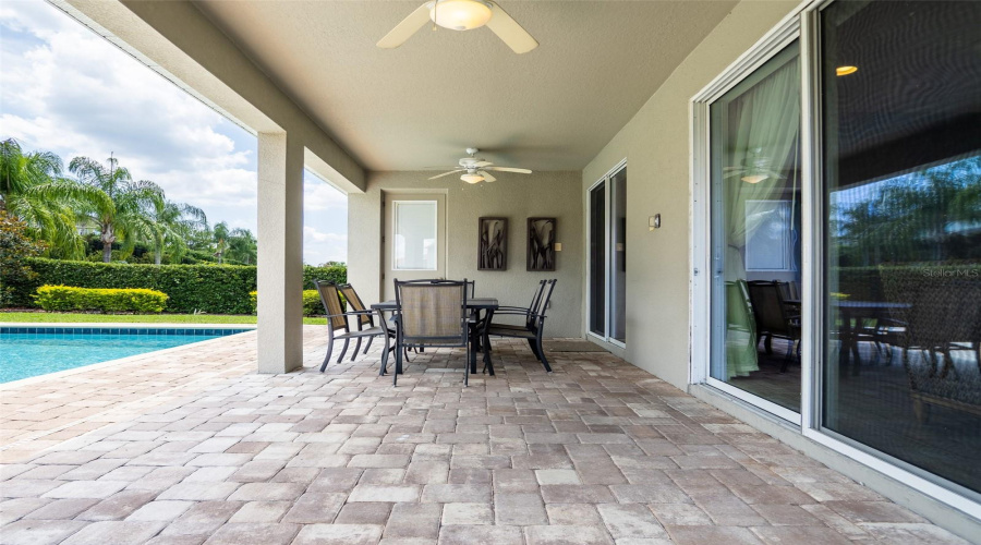 Kissimmee, Florida 34747, 6 Bedrooms Bedrooms, ,7 Bathroomsbathrooms,Residential,For Sale,Falls Dr,Mfro6307195