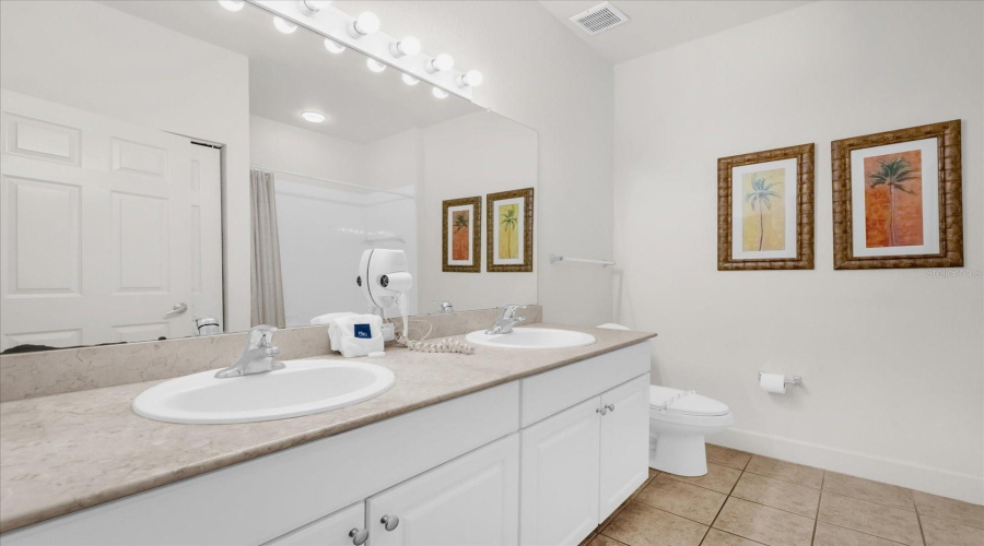 Owner’s Suite Bathroom