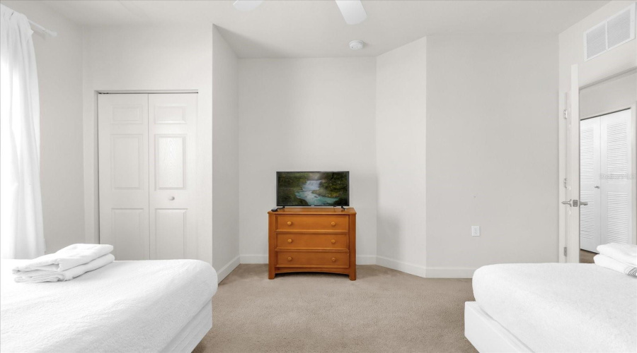 Kissimmee, Florida 34746, 3 Bedrooms Bedrooms, ,2 Bathroomsbathrooms,Residential,For Sale,Lucayan Harbour,Mfrgc530418