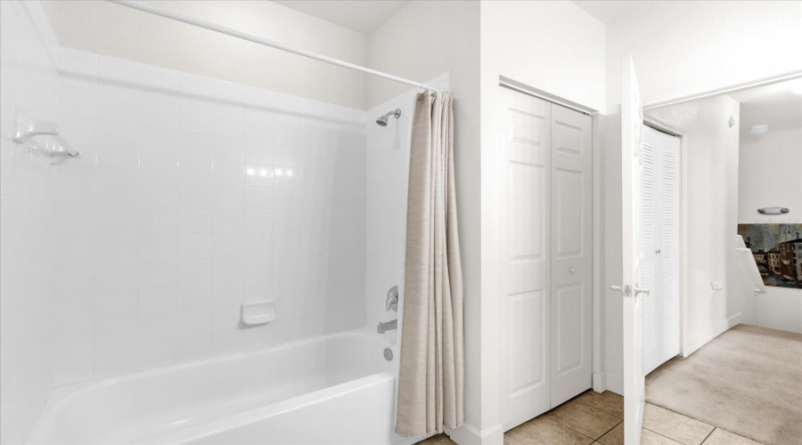 Kissimmee, Florida 34746, 3 Bedrooms Bedrooms, ,2 Bathroomsbathrooms,Residential,For Sale,Lucayan Harbour,Mfrgc530418