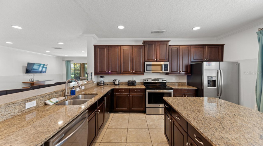 Kissimmee, Florida 34747, 6 Bedrooms Bedrooms, ,6 Bathroomsbathrooms,Residential,For Sale,Lasso,Mfro6307034