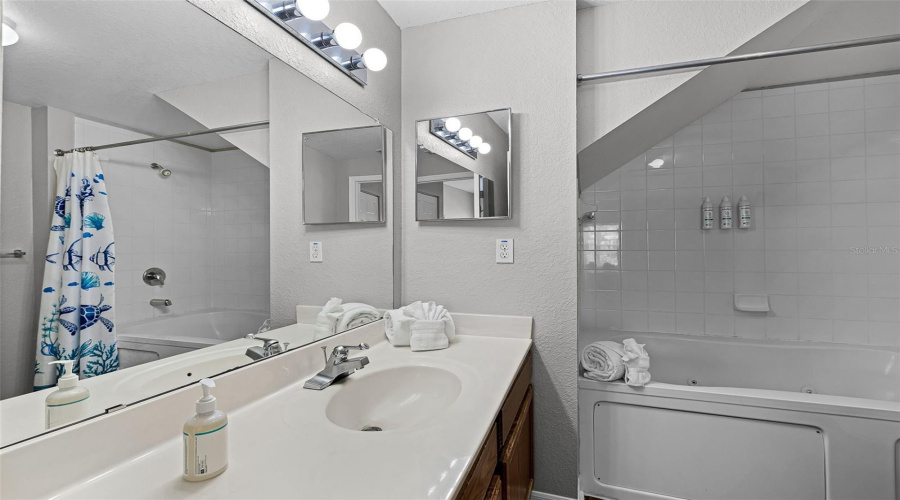 Kissimmee, Florida 34746, 3 Bedrooms Bedrooms, ,2 Bathroomsbathrooms,Residential,For Sale,Jonafree,Mfrs5126718