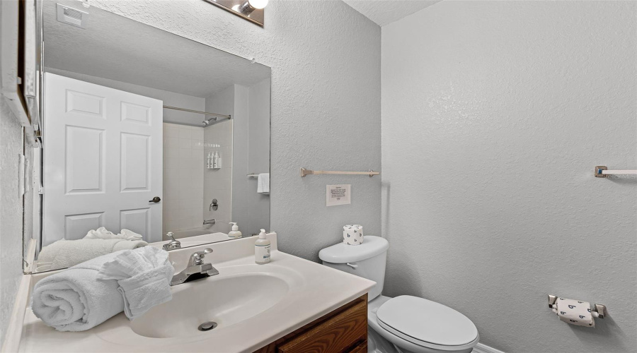 Kissimmee, Florida 34746, 3 Bedrooms Bedrooms, ,2 Bathroomsbathrooms,Residential,For Sale,Jonafree,Mfrs5126718