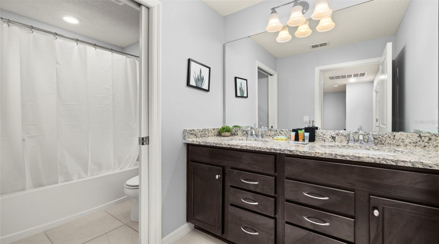 DAVENPORT, Florida 33897, 5 Bedrooms Bedrooms, ,4 BathroomsBathrooms,Residential,For Sale,PARADISE,0,MFRS5126361