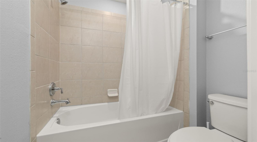 DAVENPORT, Florida 33897, 5 Bedrooms Bedrooms, ,4 BathroomsBathrooms,Residential,For Sale,PARADISE,0,MFRS5126361