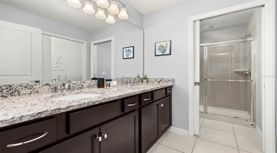 DAVENPORT, Florida 33897, 5 Bedrooms Bedrooms, ,4 BathroomsBathrooms,Residential,For Sale,PARADISE,0,MFRS5126361