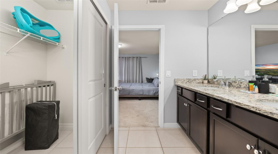 DAVENPORT, Florida 33897, 5 Bedrooms Bedrooms, ,4 BathroomsBathrooms,Residential,For Sale,PARADISE,0,MFRS5126361