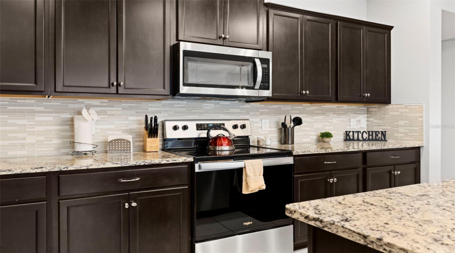 DAVENPORT, Florida 33897, 5 Bedrooms Bedrooms, ,4 BathroomsBathrooms,Residential,For Sale,PARADISE,0,MFRS5126361