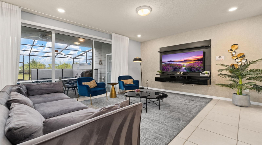 DAVENPORT, Florida 33897, 5 Bedrooms Bedrooms, ,4 BathroomsBathrooms,Residential,For Sale,PARADISE,0,MFRS5126361