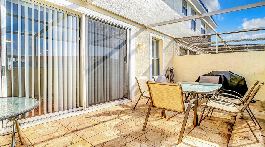 Kissimmee, Florida 34746, 3 Bedrooms Bedrooms, ,2 Bathroomsbathrooms,Residential,For Sale,S Beach Cir,Mfro6307108