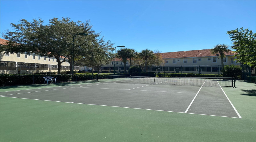 Kissimmee, Florida 34746, 3 Bedrooms Bedrooms, ,2 Bathroomsbathrooms,Residential,For Sale,S Beach Cir,Mfro6307108