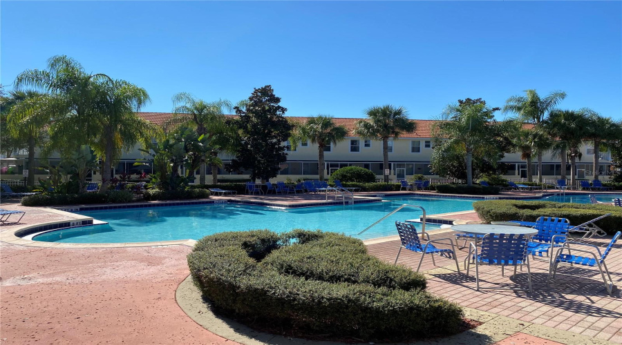 Kissimmee, Florida 34746, 3 Bedrooms Bedrooms, ,2 Bathroomsbathrooms,Residential,For Sale,S Beach Cir,Mfro6307108