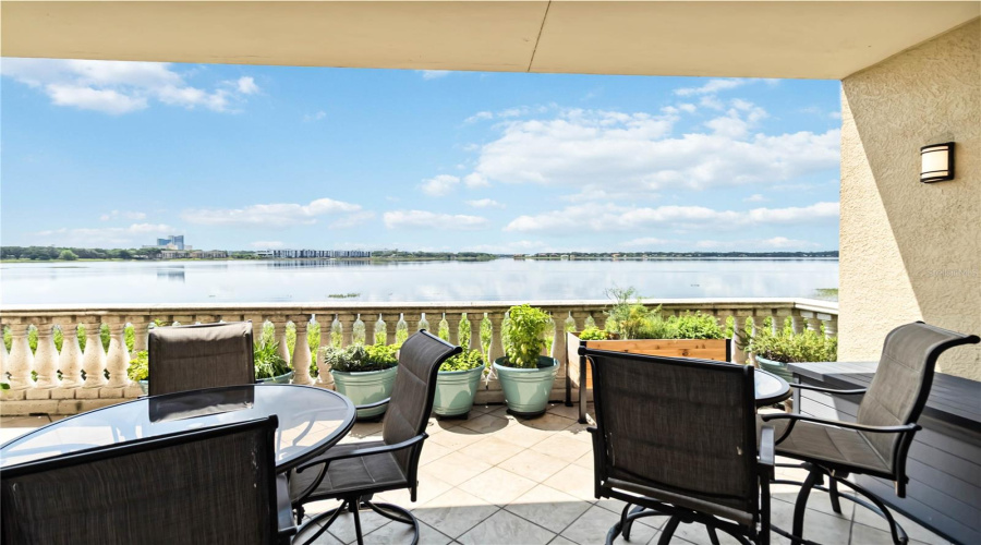 Orlando, Florida 32836, 3 Bedrooms Bedrooms, ,2 Bathroomsbathrooms,Residential,For Sale,The Esplanade,Mfra4651221