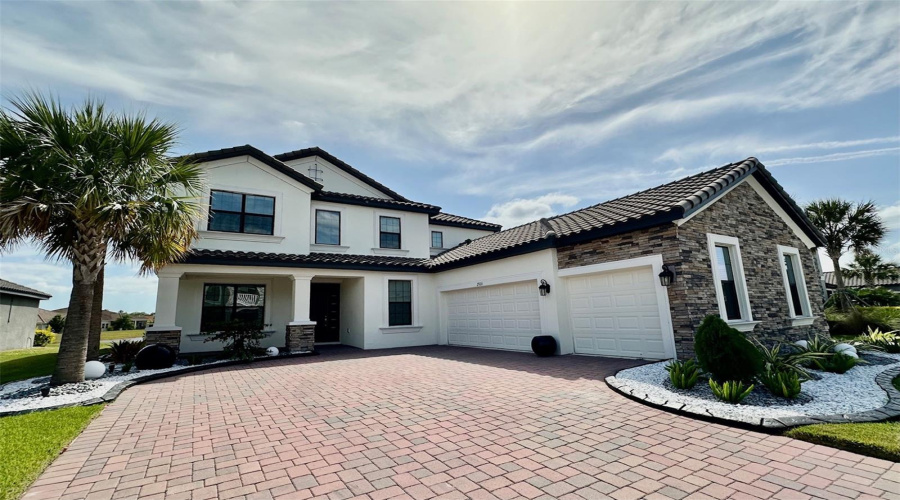 Kissimmee, Florida 34746, 5 Bedrooms Bedrooms, ,4 Bathroomsbathrooms,Residential,For Sale,Agostino,Mfrs5126243