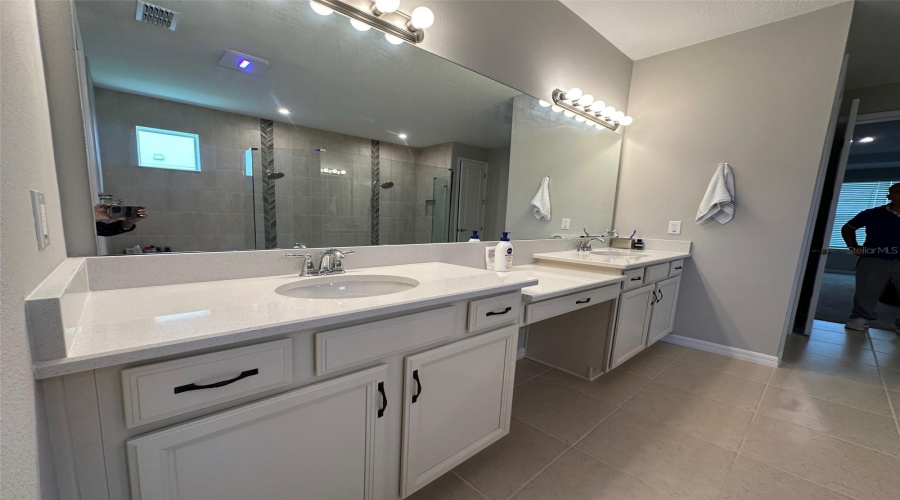 Kissimmee, Florida 34746, 5 Bedrooms Bedrooms, ,4 Bathroomsbathrooms,Residential,For Sale,Agostino,Mfrs5126243