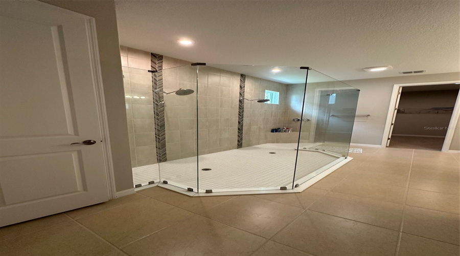 Kissimmee, Florida 34746, 5 Bedrooms Bedrooms, ,4 Bathroomsbathrooms,Residential,For Sale,Agostino,Mfrs5126243