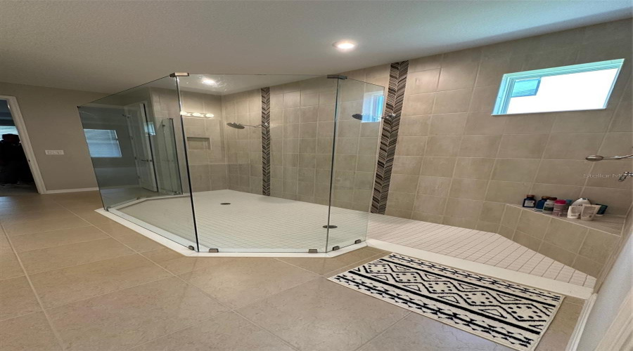 Kissimmee, Florida 34746, 5 Bedrooms Bedrooms, ,4 Bathroomsbathrooms,Residential,For Sale,Agostino,Mfrs5126243