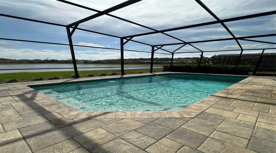 Kissimmee, Florida 34746, 5 Bedrooms Bedrooms, ,4 Bathroomsbathrooms,Residential,For Sale,Agostino,Mfrs5126243