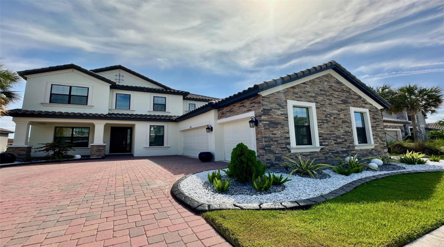 Kissimmee, Florida 34746, 5 Bedrooms Bedrooms, ,4 Bathroomsbathrooms,Residential,For Sale,Agostino,Mfrs5126243