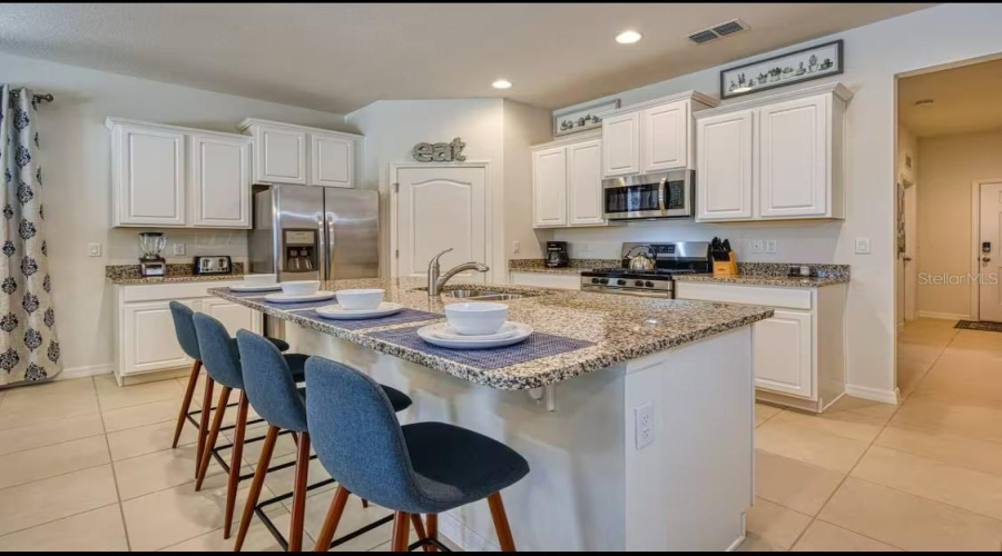 Davenport, Florida 33837, 7 Bedrooms Bedrooms, ,5 Bathroomsbathrooms,Residential,For Sale,Broad Oak,Mfrs5125864