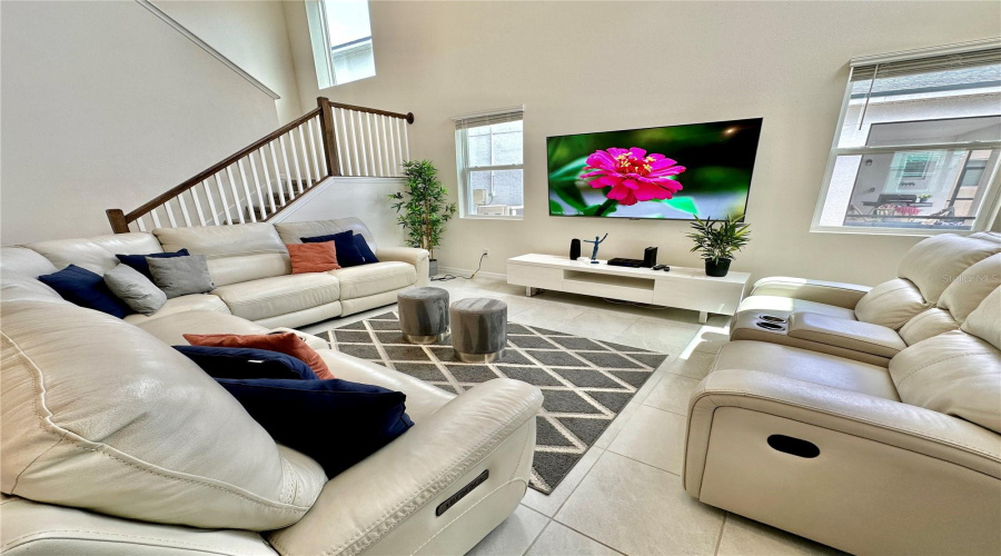 Kissimmee, Florida 34747, 5 Bedrooms Bedrooms, ,4 Bathroomsbathrooms,Residential,For Sale,Fleming Mist,Mfro6308354