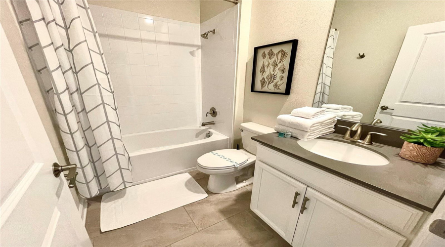 DAVENPORT, Florida 33896, 6 Bedrooms Bedrooms, ,5 BathroomsBathrooms,Residential,For Sale,LEADER,0,MFRO6308367