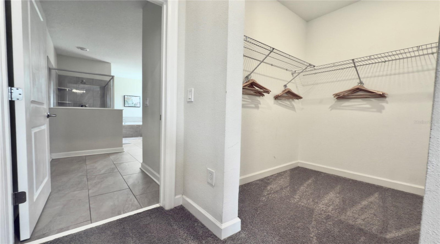 DAVENPORT, Florida 33896, 6 Bedrooms Bedrooms, ,5 BathroomsBathrooms,Residential,For Sale,LEADER,0,MFRO6308367