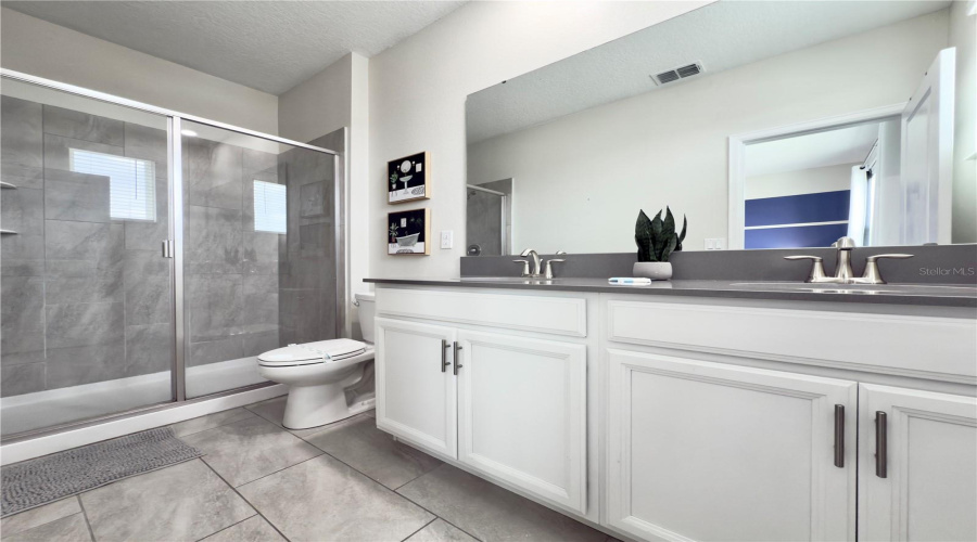 DAVENPORT, Florida 33896, 6 Bedrooms Bedrooms, ,5 BathroomsBathrooms,Residential,For Sale,LEADER,0,MFRO6308367