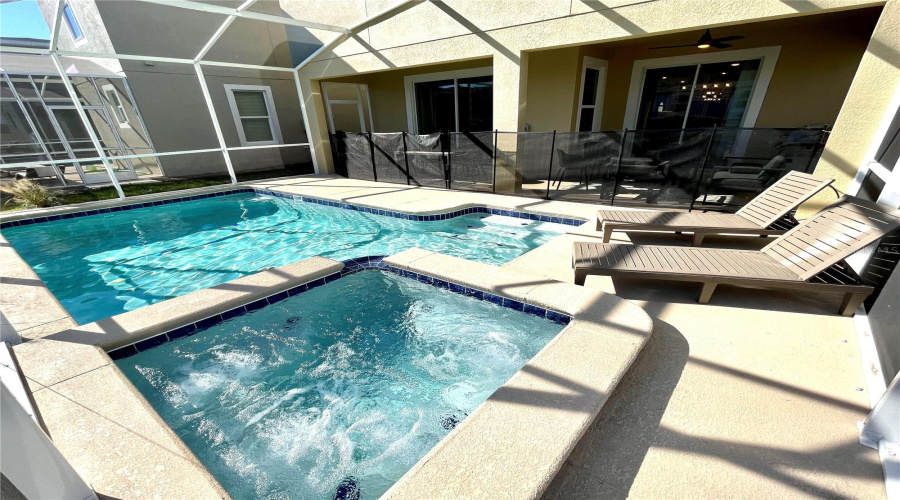 DAVENPORT, Florida 33896, 6 Bedrooms Bedrooms, ,5 BathroomsBathrooms,Residential,For Sale,LEADER,0,MFRO6308367