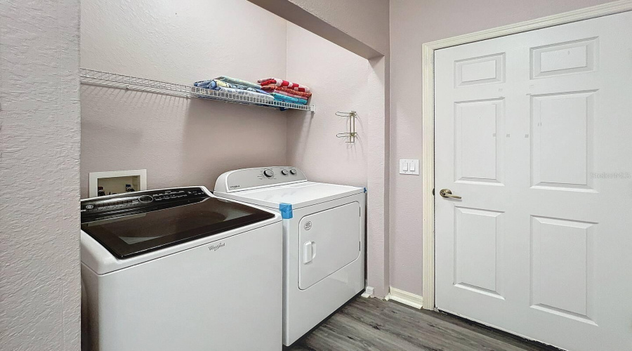 Davenport, Florida 33896, 6 Bedrooms Bedrooms, ,4 Bathroomsbathrooms,Residential,For Sale,Windsor,Mfro6303264