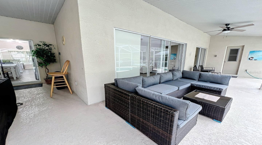 Davenport, Florida 33896, 6 Bedrooms Bedrooms, ,4 Bathroomsbathrooms,Residential,For Sale,Windsor,Mfro6303264